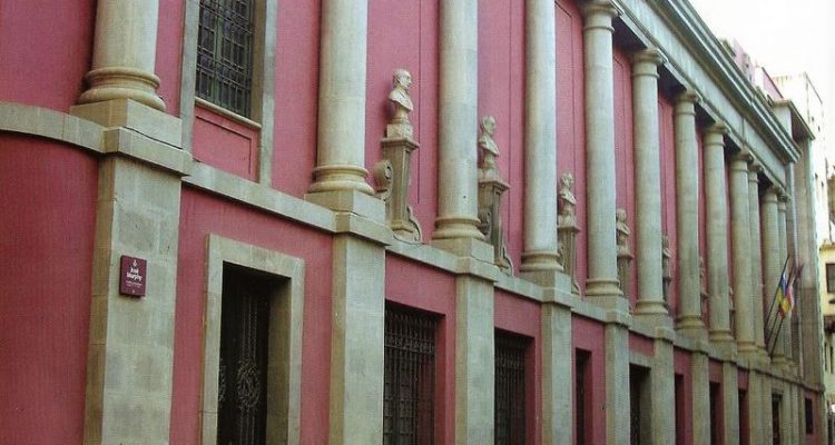 Hernández: “Es inconcebible que mientras se cae el Museo de Bellas Artes gastemos 16 millones en copias de un artista sin relación con la ciudad”